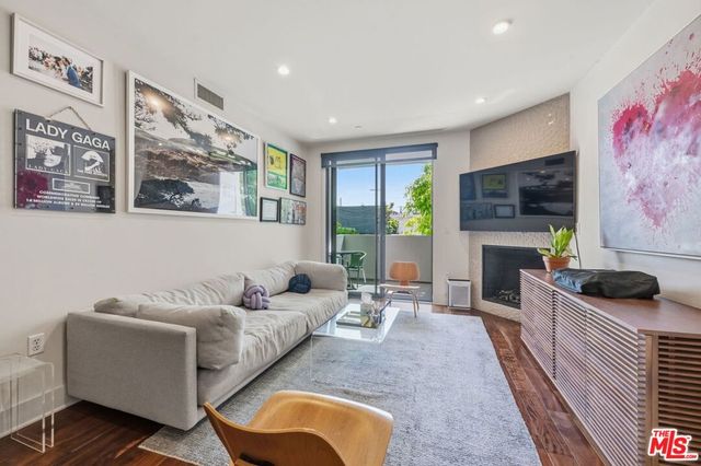 11321 Missouri Avenue 203, Los Angeles, CA 90025