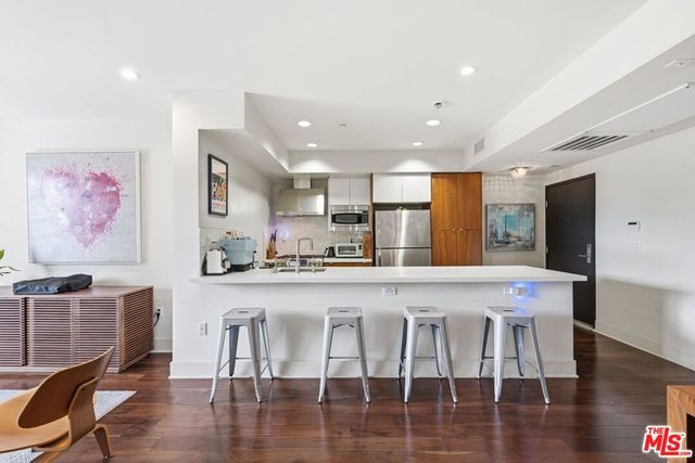 11321 Missouri Avenue 203, Los Angeles, CA 90025