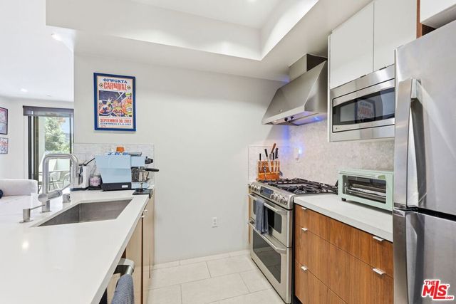 11321 Missouri Avenue 203, Los Angeles, CA 90025