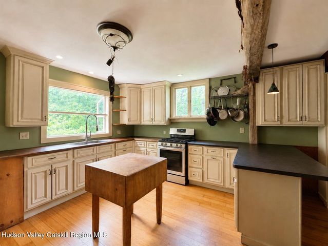 7907 Route 81, Oak Hill, NY 12460