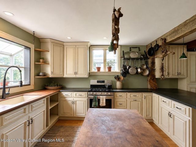 7907 Route 81, Oak Hill, NY 12460