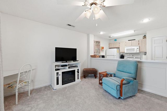 201 Landing Rd Apt E, North Myrtle Beach, SC 29582