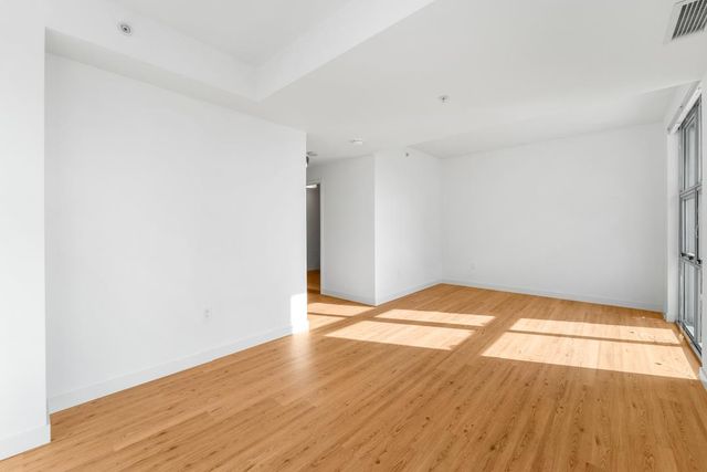 175 W Saint James Street 106, San Jose, CA 95110