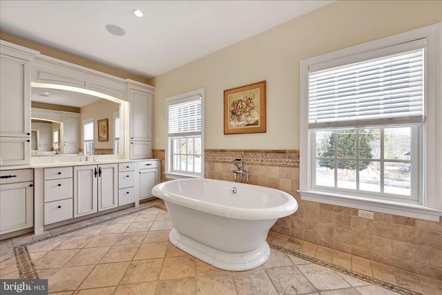 518 NEWTOWN RD, Berwyn, PA 19312