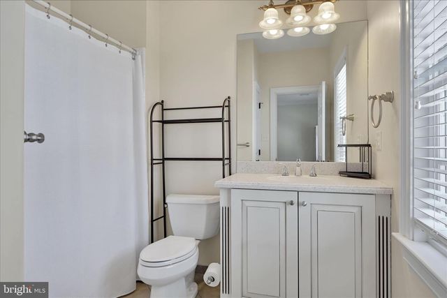 518 NEWTOWN RD, Berwyn, PA 19312