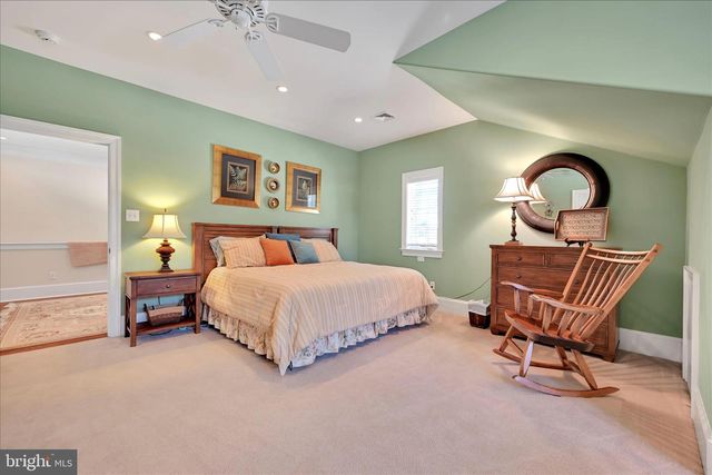 518 NEWTOWN RD, Berwyn, PA 19312