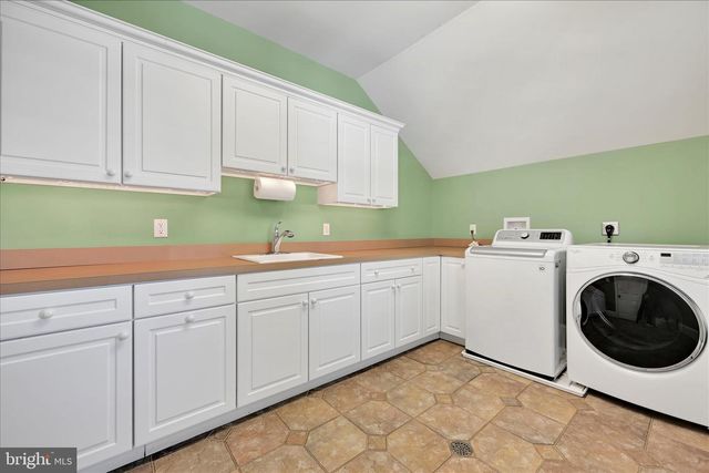 518 NEWTOWN RD, Berwyn, PA 19312