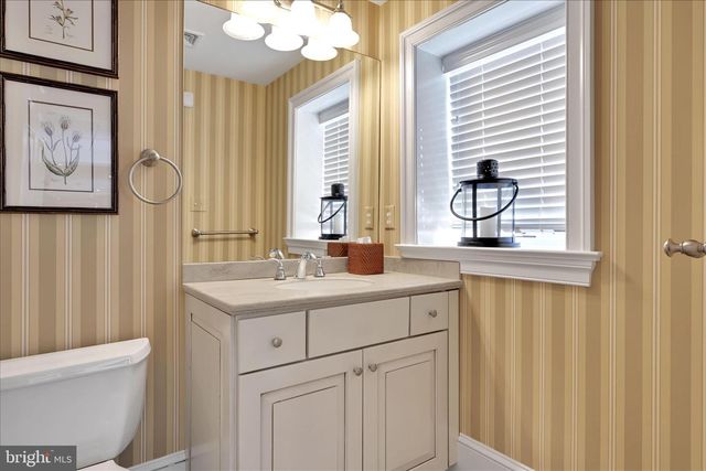 518 NEWTOWN RD, Berwyn, PA 19312