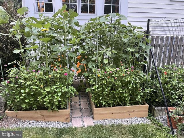 518 NEWTOWN RD, Berwyn, PA 19312