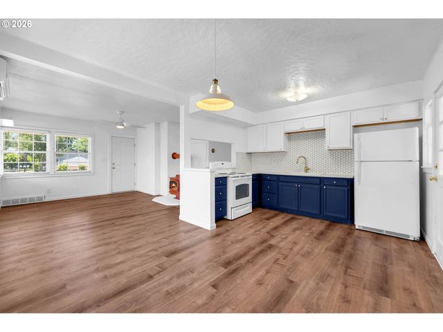 2907 E 29TH St, Vancouver, WA 98661