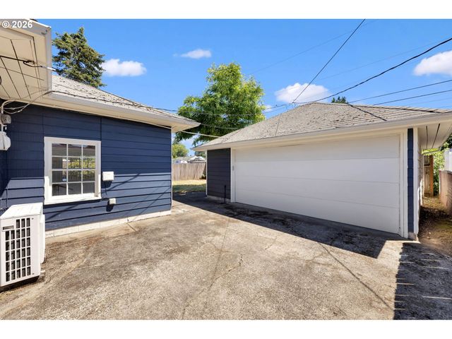 2907 E 29TH St, Vancouver, WA 98661