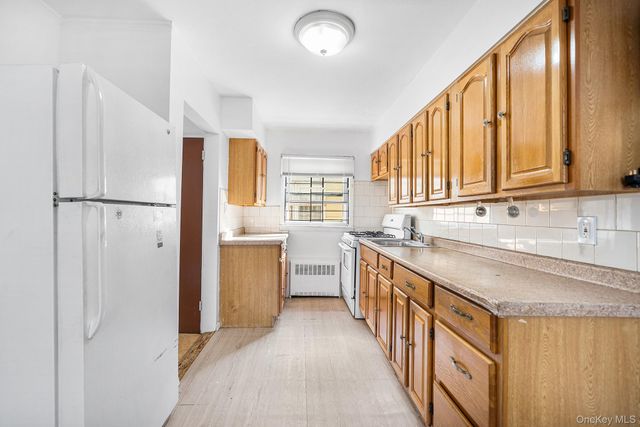 2711 Deerfield Road, Far Rockaway, NY 11691