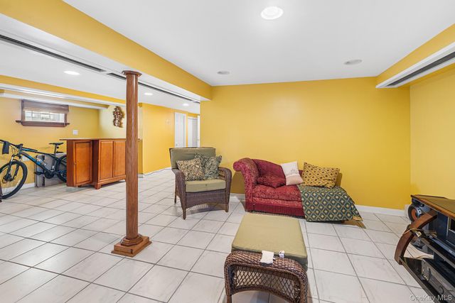 2711 Deerfield Road, Far Rockaway, NY 11691