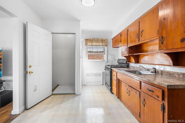 2711 Deerfield Road, Far Rockaway, NY 11691