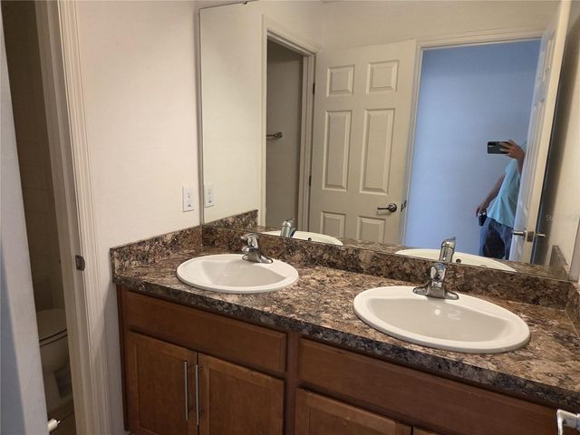 5040 BEAUCLAIR STREET, Kissimmee, FL 34758