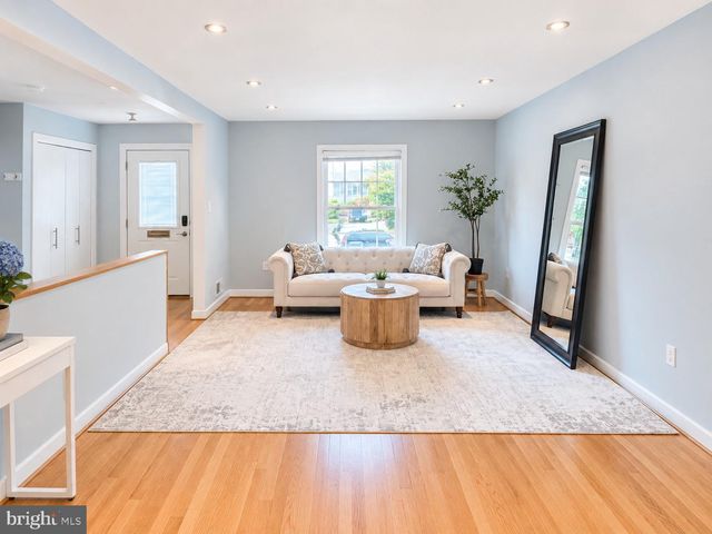 3305 SPRING LN, Falls Church, VA 22041