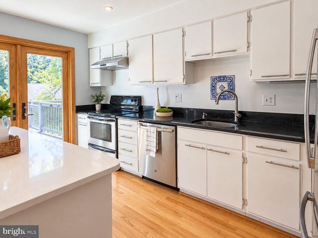 3305 SPRING LN, Falls Church, VA 22041