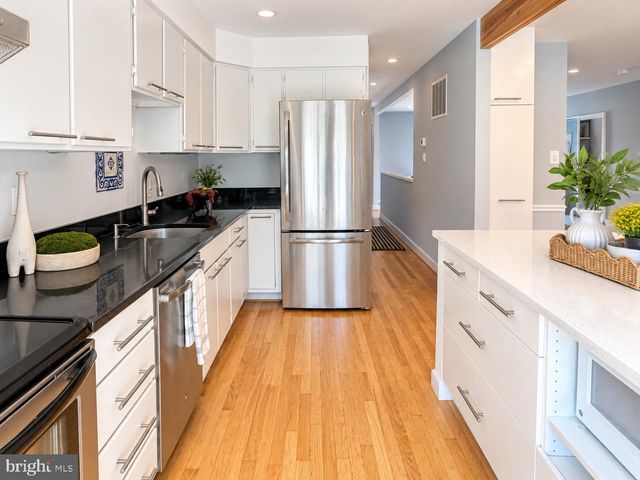 3305 SPRING LN, Falls Church, VA 22041