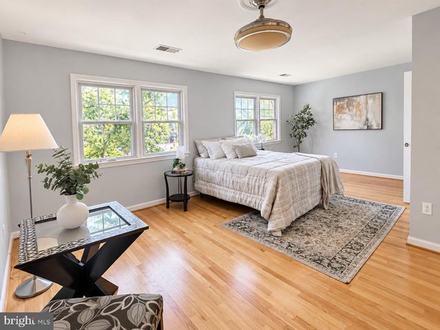 3305 SPRING LN, Falls Church, VA 22041