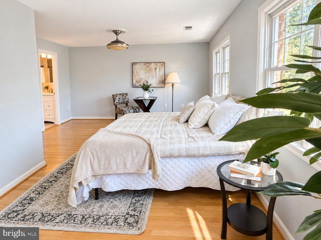 3305 SPRING LN, Falls Church, VA 22041