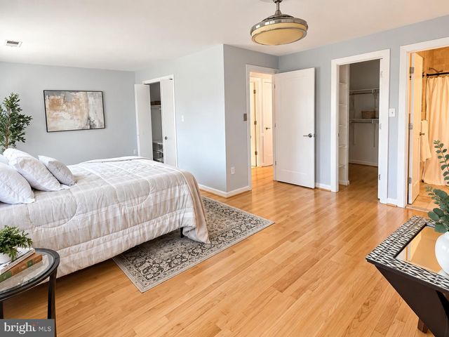 3305 SPRING LN, Falls Church, VA 22041
