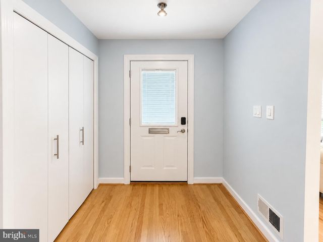 3305 SPRING LN, Falls Church, VA 22041