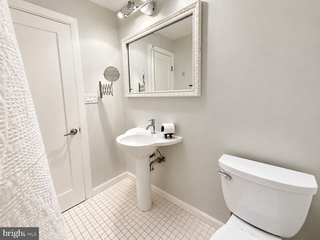 3305 SPRING LN, Falls Church, VA 22041