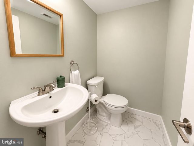 3305 SPRING LN, Falls Church, VA 22041