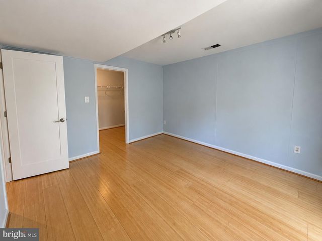 3305 SPRING LN, Falls Church, VA 22041