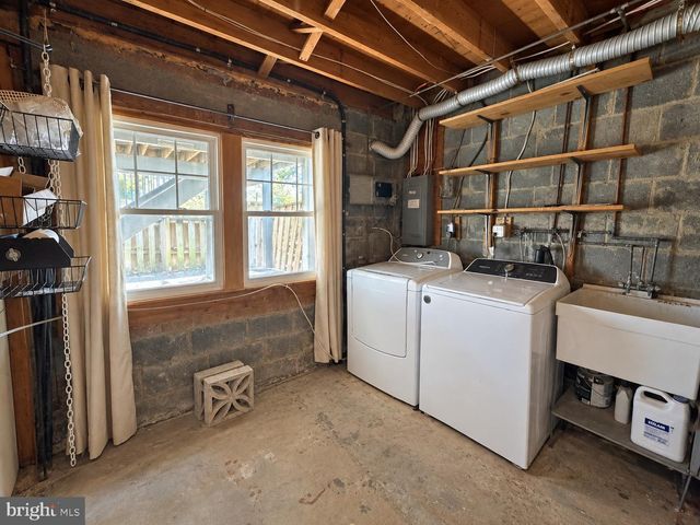 3305 SPRING LN, Falls Church, VA 22041