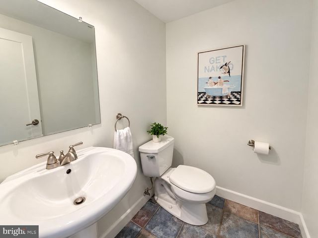 3305 SPRING LN, Falls Church, VA 22041
