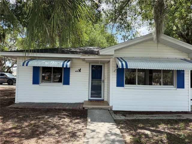 301 S SEMINOLE AVENUE, Minneola, FL 34715