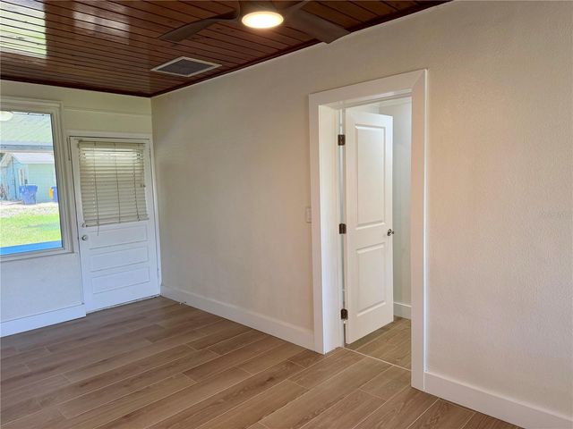 301 S SEMINOLE AVENUE, Minneola, FL 34715