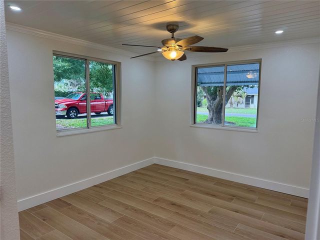 301 S SEMINOLE AVENUE, Minneola, FL 34715
