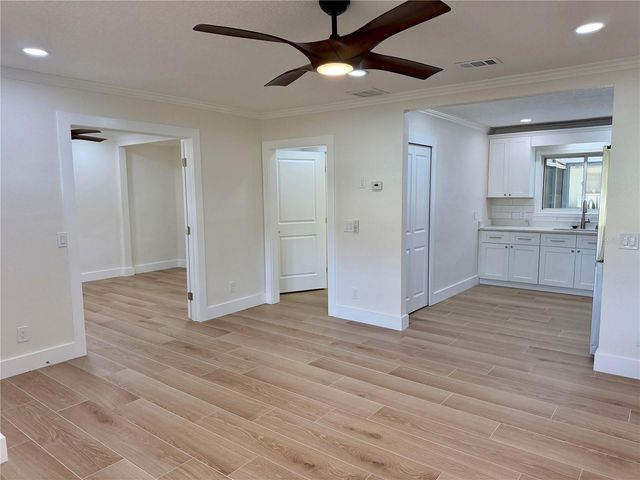 301 S SEMINOLE AVENUE, Minneola, FL 34715