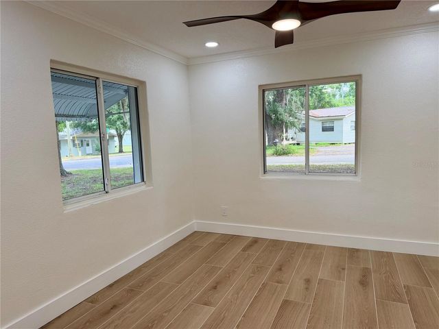 301 S SEMINOLE AVENUE, Minneola, FL 34715