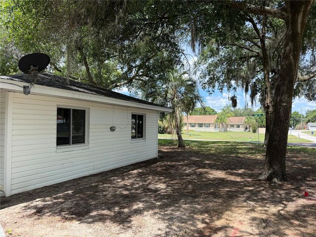 301 S SEMINOLE AVENUE, Minneola, FL 34715
