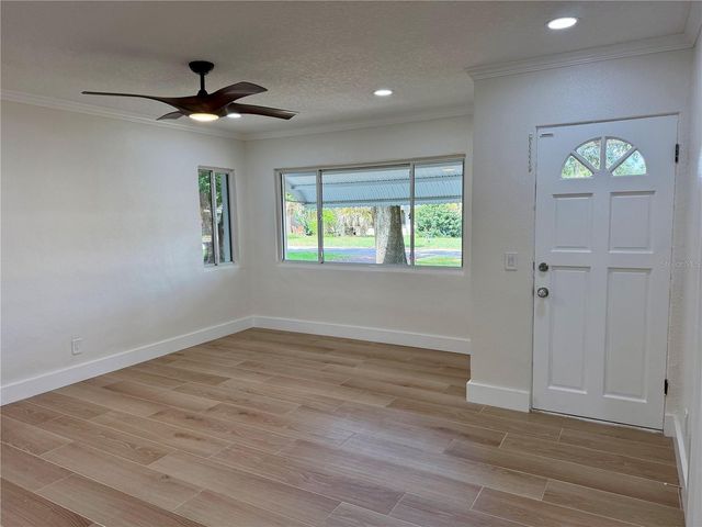 301 S SEMINOLE AVENUE, Minneola, FL 34715