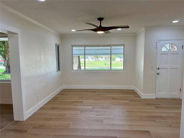 301 S SEMINOLE AVENUE, Minneola, FL 34715