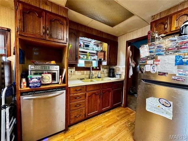 36911 Highway Bb, Lebanon, MO 65536