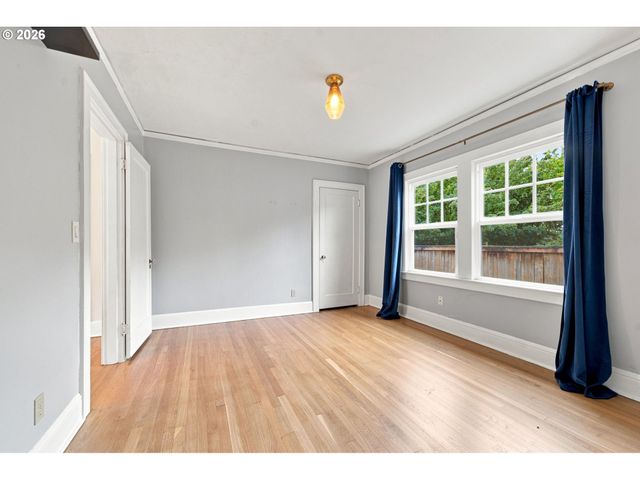4115 Se GLADSTONE St, Portland, OR 97202