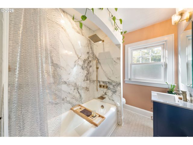 4115 Se GLADSTONE St, Portland, OR 97202