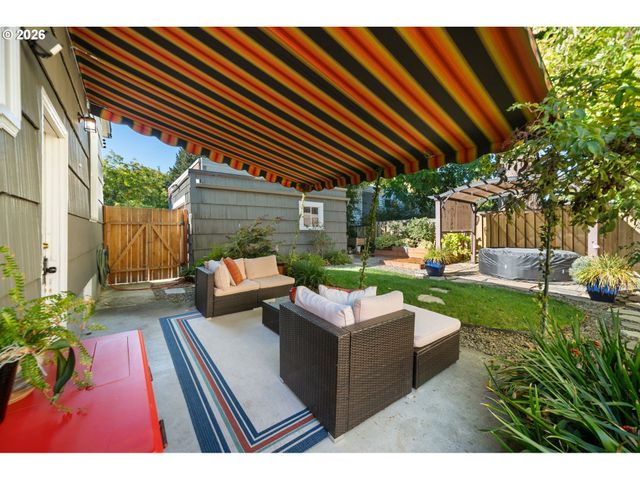 4115 Se GLADSTONE St, Portland, OR 97202