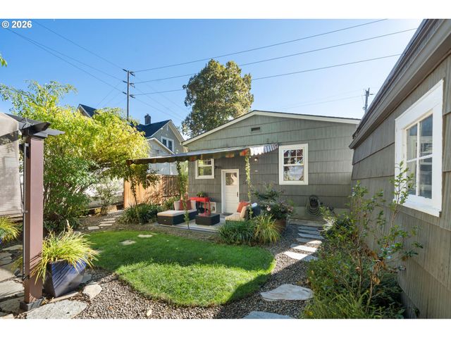 4115 Se GLADSTONE St, Portland, OR 97202