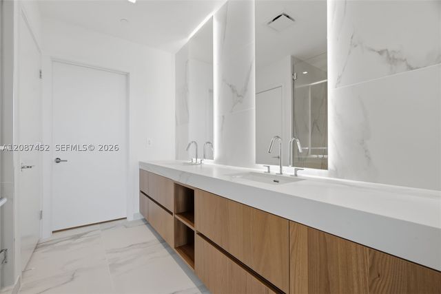 1400 Biscayne Blvd 3803, Miami, FL 33132