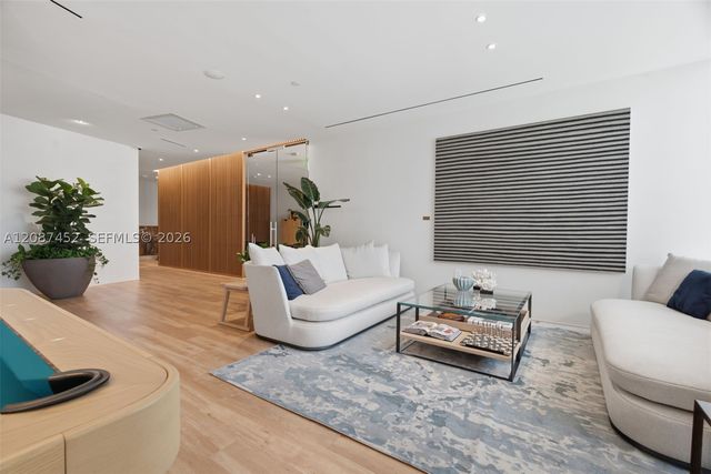 1400 Biscayne Blvd 3803, Miami, FL 33132