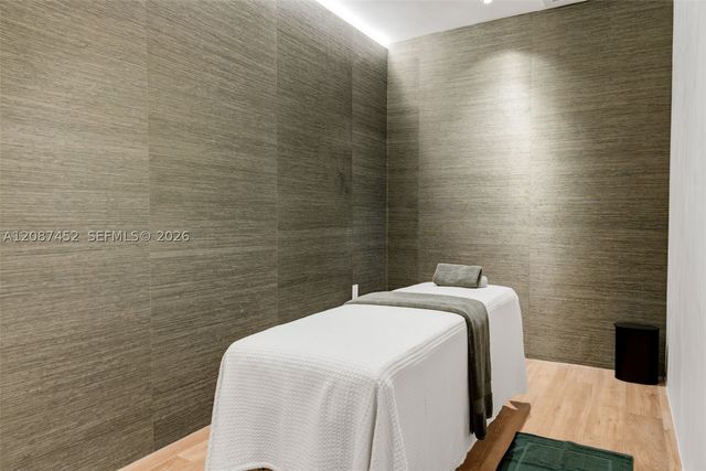 1400 Biscayne Blvd 3803, Miami, FL 33132