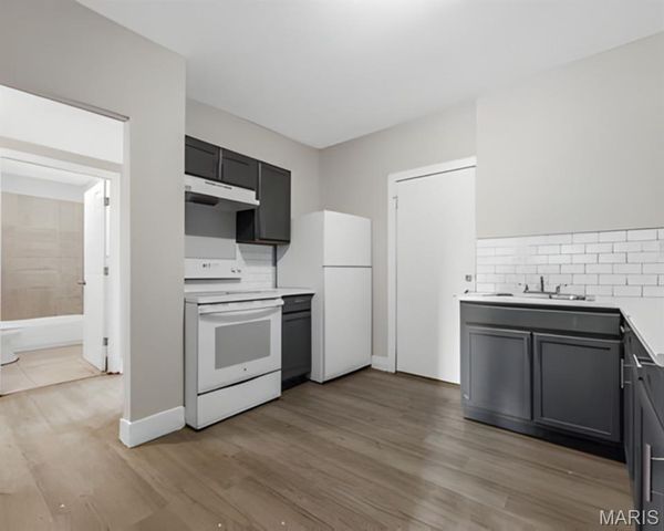 5437 Page Boulevard, St Louis, MO 63112