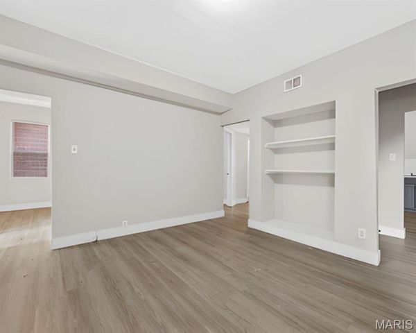 5437 Page Boulevard, St Louis, MO 63112