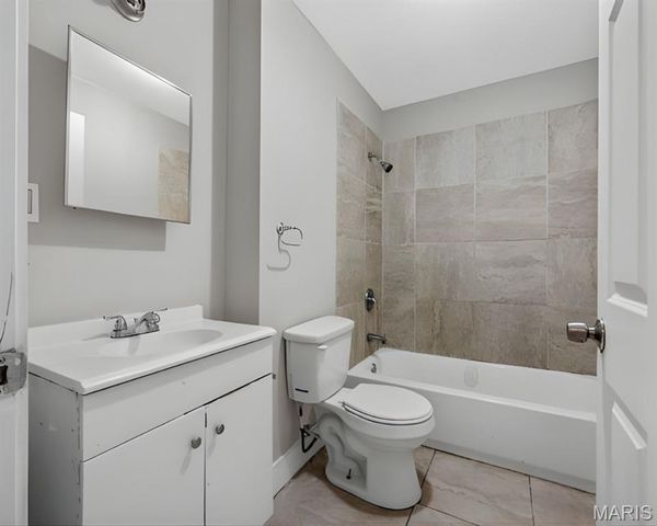 5437 Page Boulevard, St Louis, MO 63112